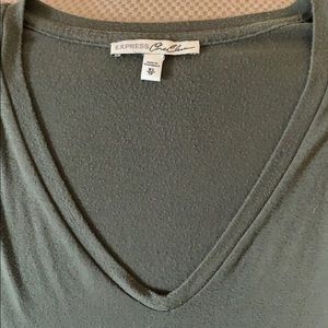 Express quarter sleeve V neck top